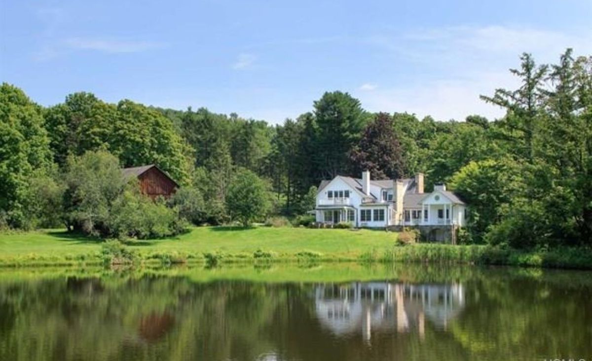 Exterior with pond