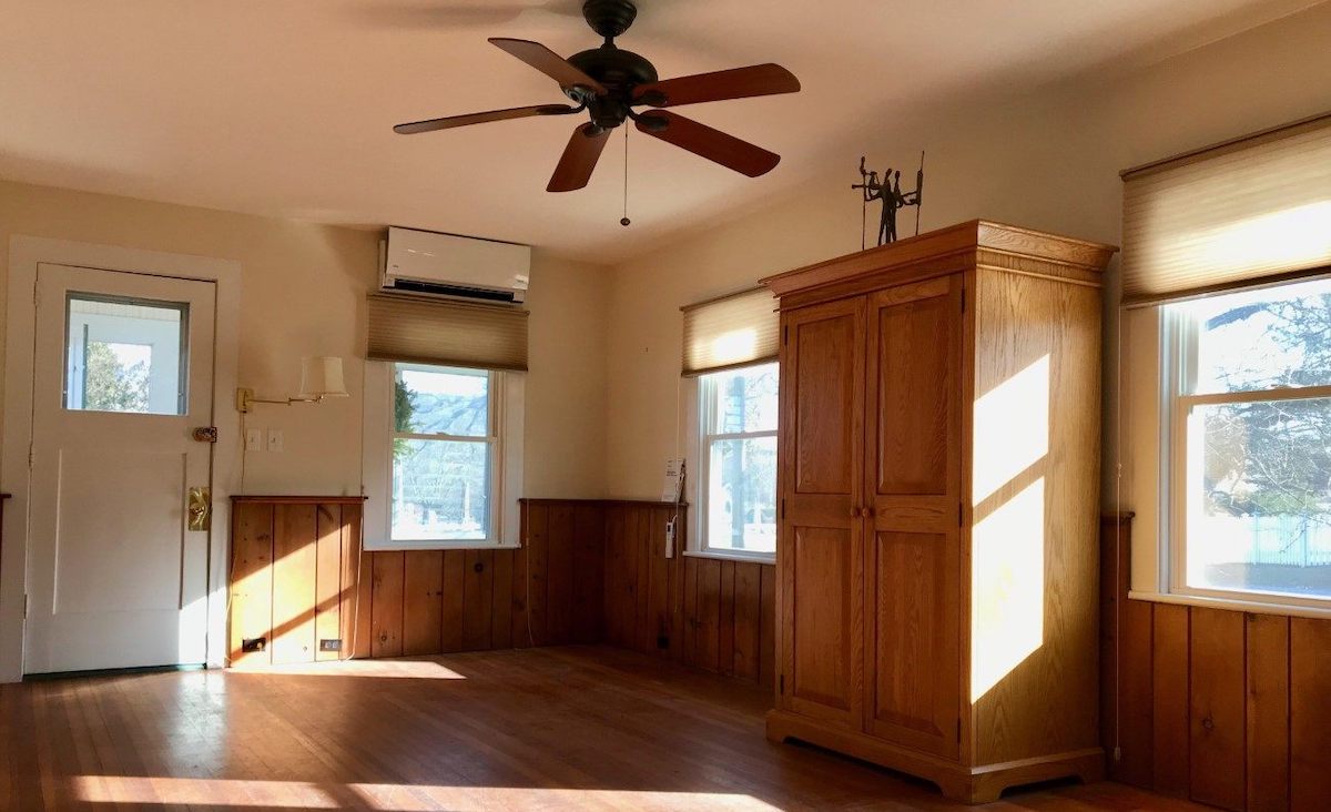 Dining/living room