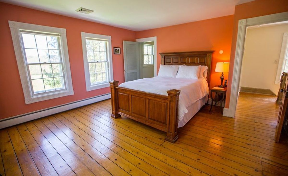 Master bedroom Master bedroom