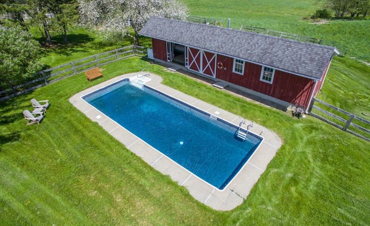 Pool with poolhouse Pool with poolhouse