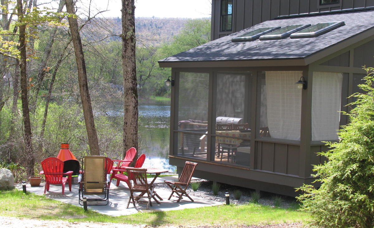 Screen porch