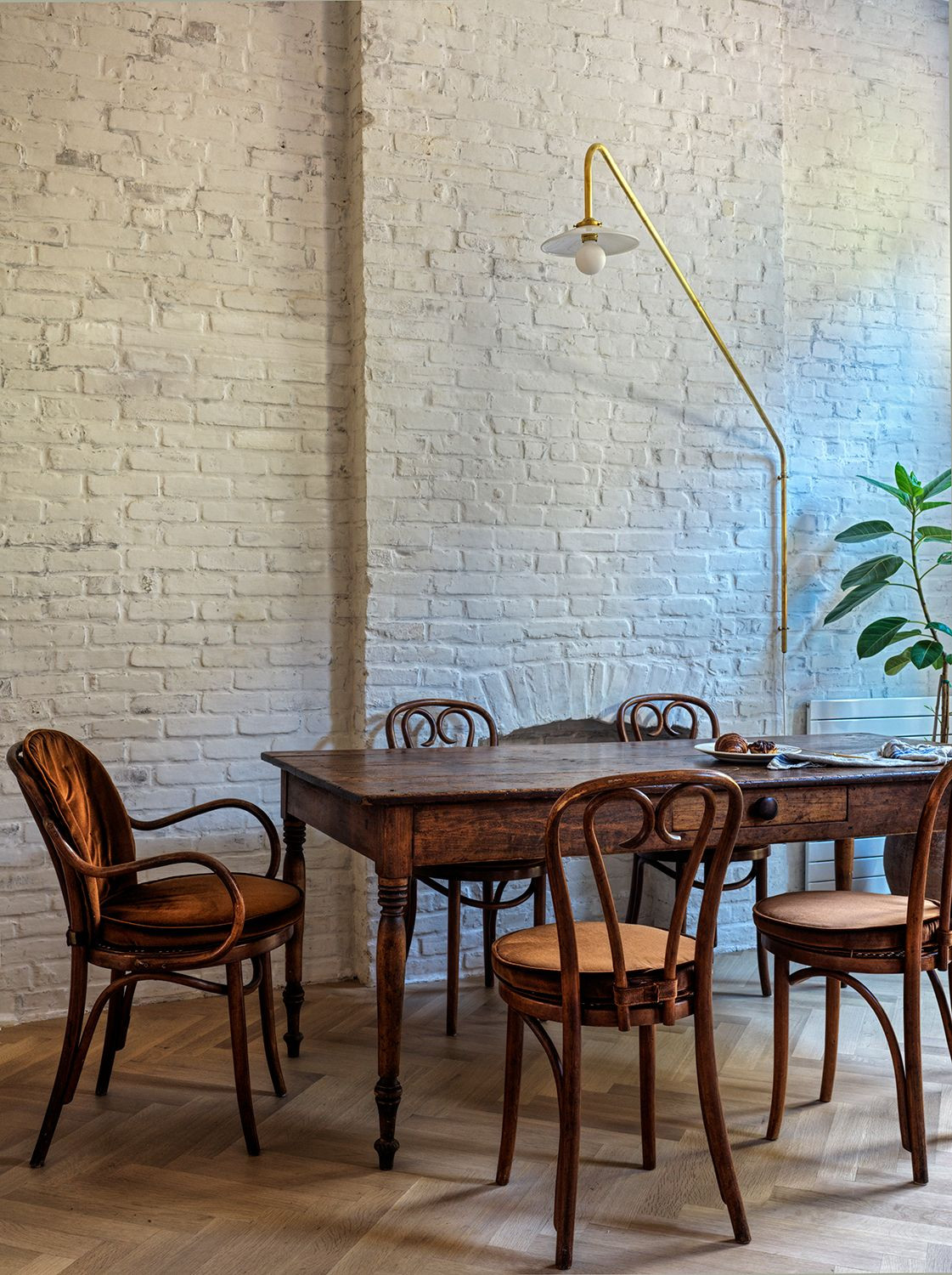 Brooklyn dining room. Photo credit: Chris Mottalini