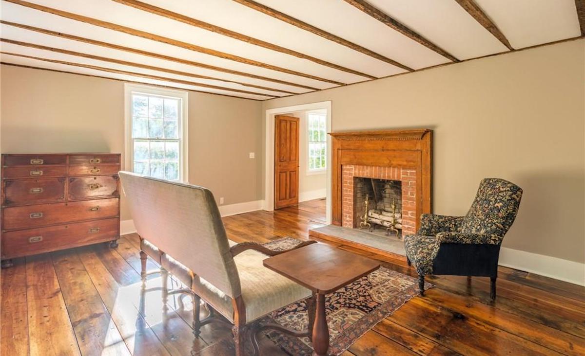 Living room with fireplace