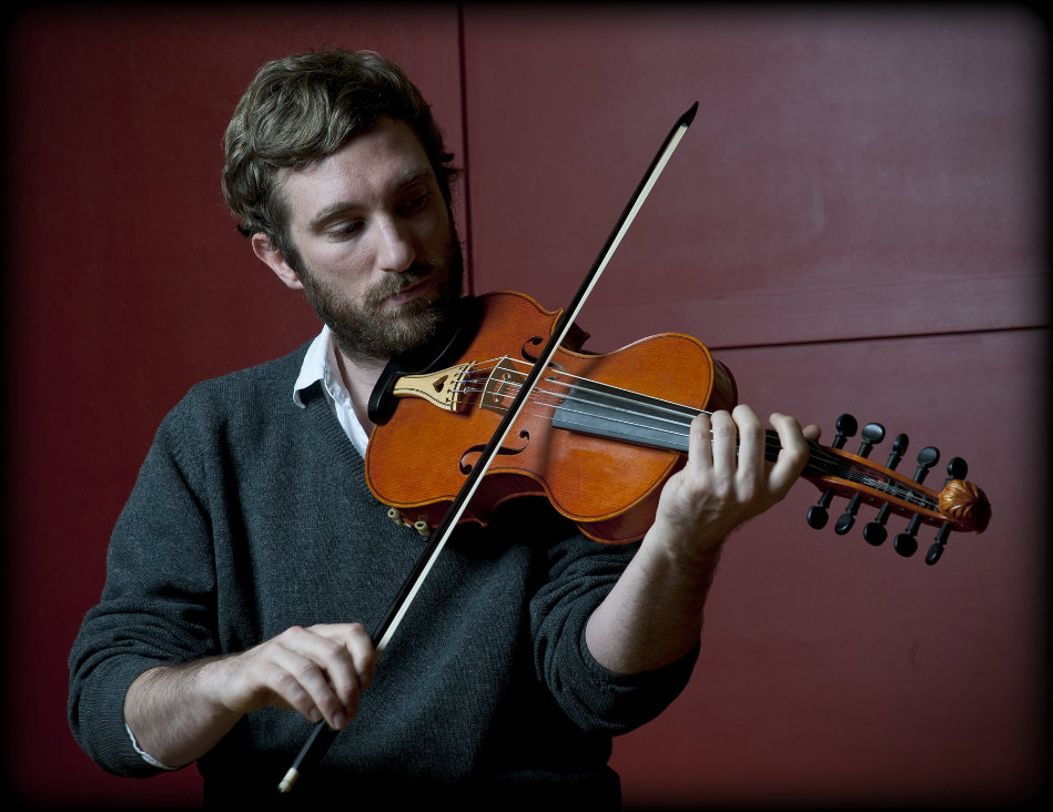 Caoimhín Ó Raghallaigh (Photo by Con Kelleher) Caoimhín Ó Raghallaigh (Photo by Con Kelleher)