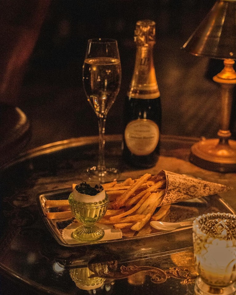 Duck egg, caviar, French fries&nbsp;and champagne. Yes, please.