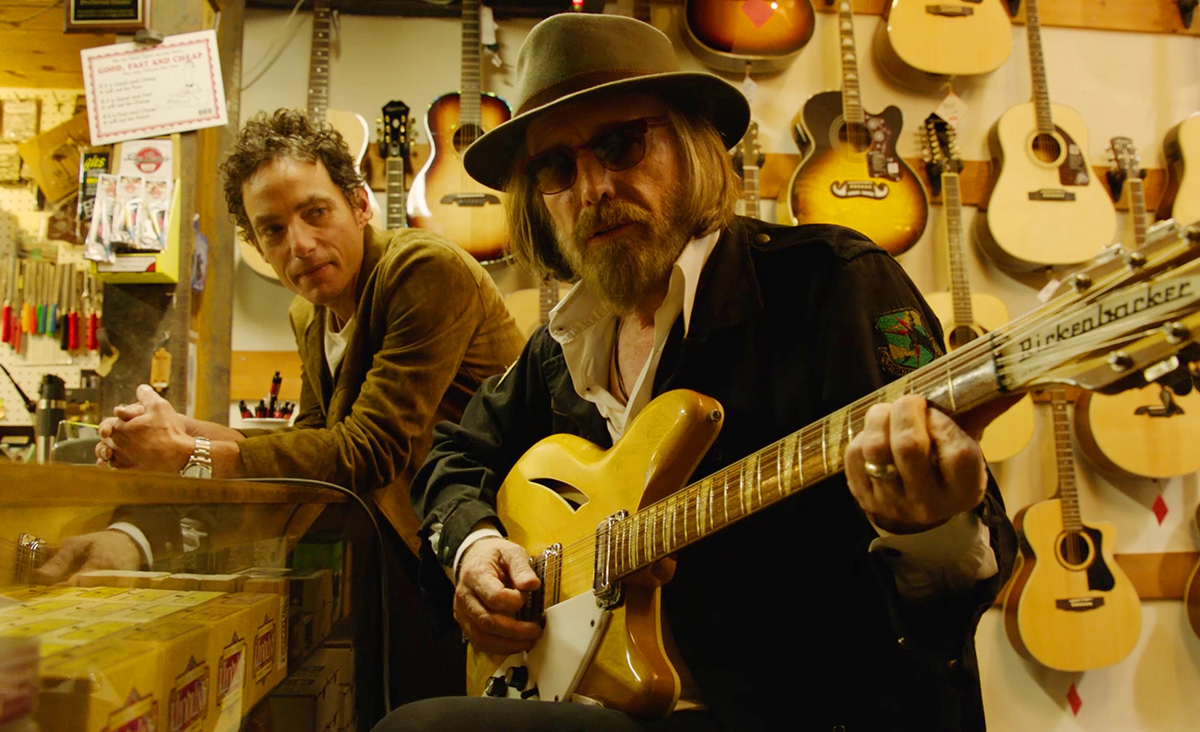 Jakob Dylan interviews Laurel Canyon's music legends in "Echo in the Canyon."