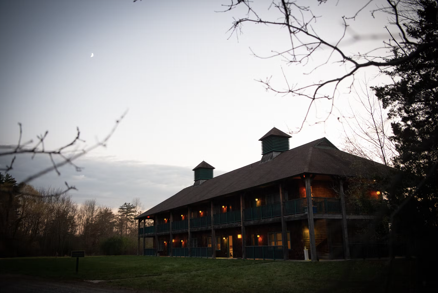 The Dancers Inn