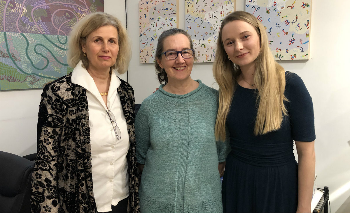 Exhibiting artists Martina Angela Müller and Laura Summer, and the gallery's artistic director Helena Zay Exhibiting artists Martina Angela Müller and Laura Summer, and the gallery's artistic director Helena Zay