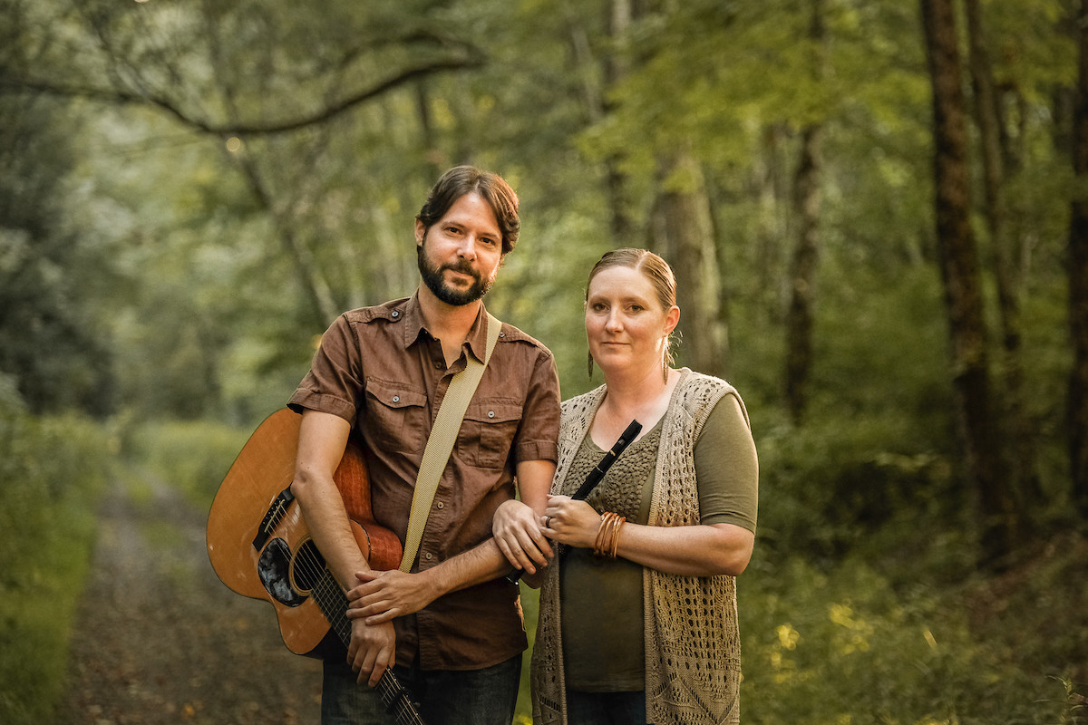 Mark Mandeville and Raianne Richards. Photo: Trailing Twine Photography