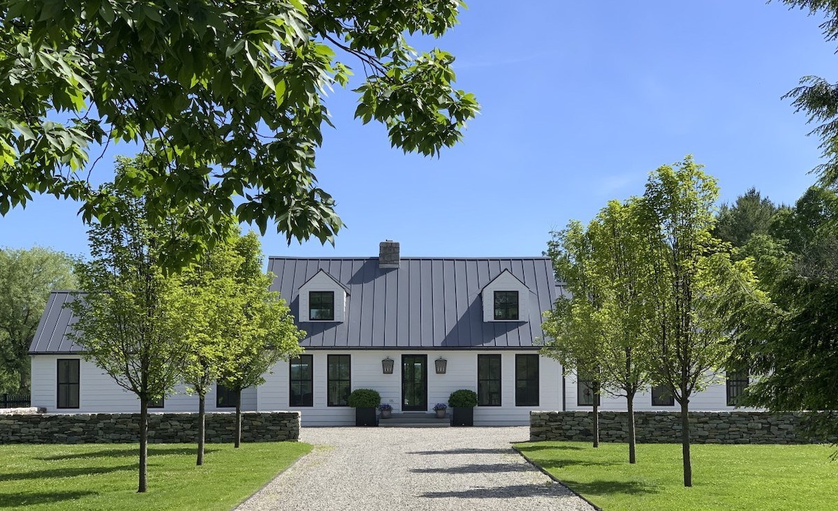 Exterior main