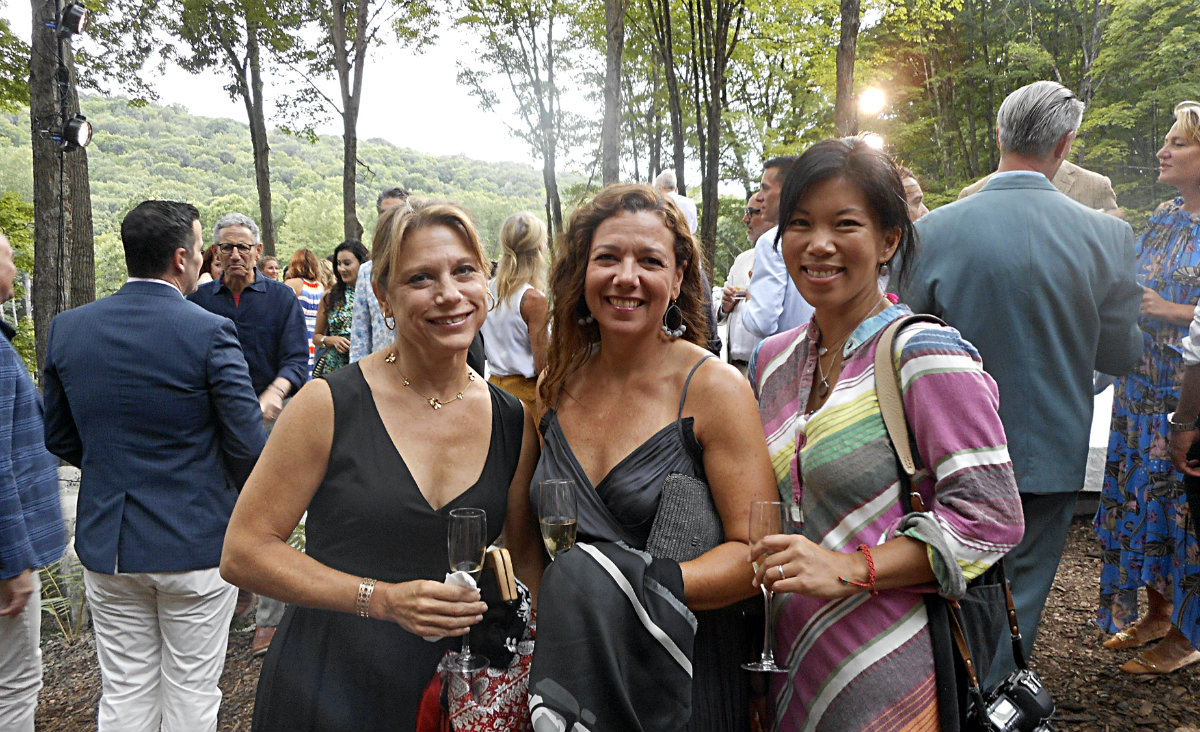 Rebecca Neary, Sara Savage, an interior designer, and Sandra Geroux, a photographer Rebecca Neary, Sara Savage, an interior designer, and Sandra Geroux, a photographer