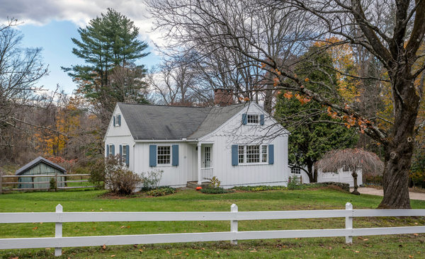 Quintessential Connecticut Cottage
