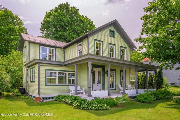 Renovated Riverview Victorian in Stuyvesant