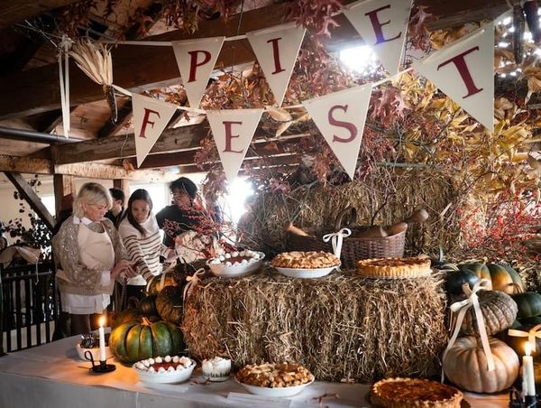 Martha Stewart, Surprise Judge at First Stissing House Pie Fest