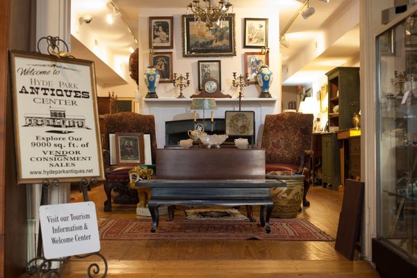 Hyde Park Antiques Center