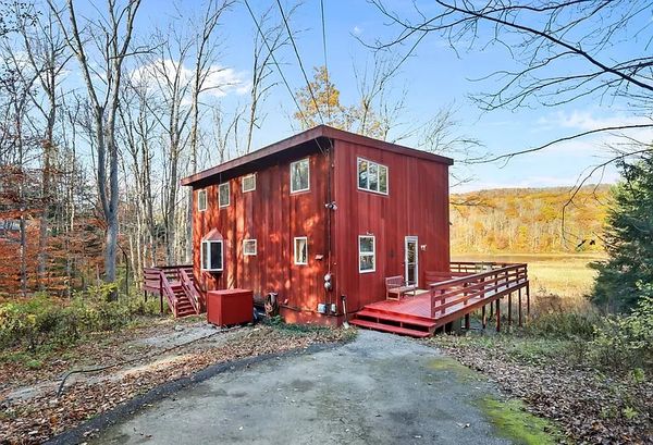 Ambassador's Home In Lee