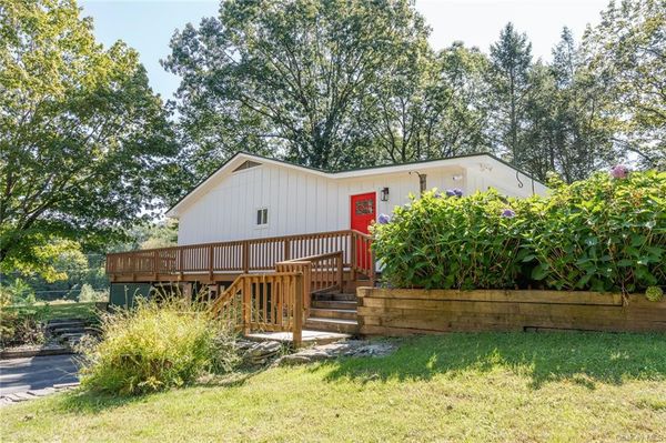 Renovated Farmhouse In Rhinebeck, $960,000