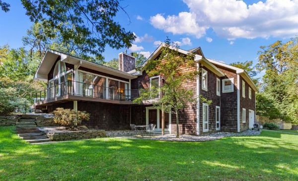 Cedar-Sided Arts And Crafts