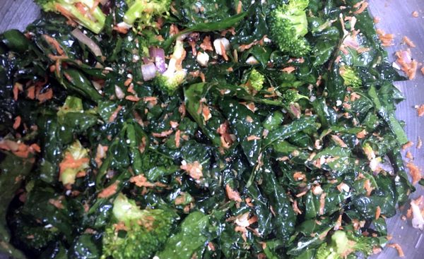 Recipe: Broccoli Kale Carrot Salad With Lemon Dressing