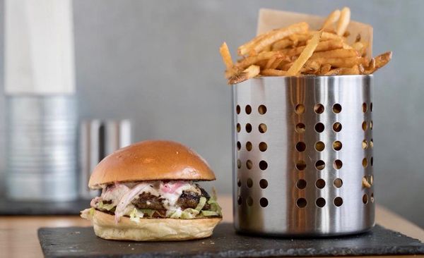 At Buns Burgers, The Buns, The Burgers, And The Special Sauce Are A Triple Threat