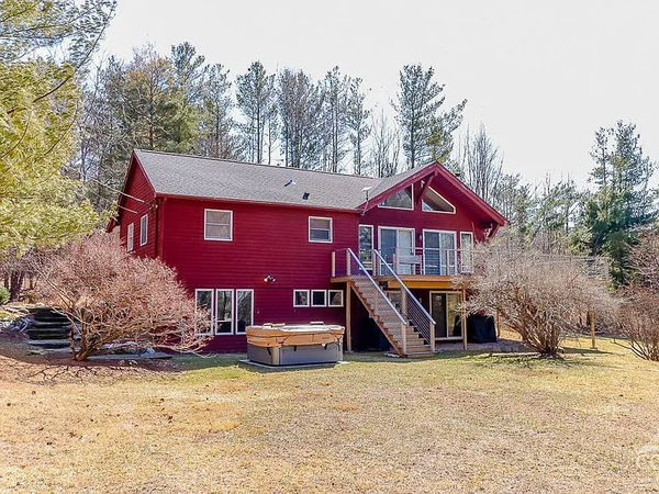 A Post-and-Beam Haven in Chatham