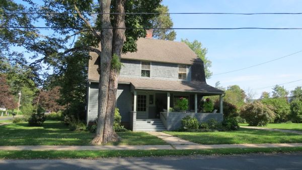 Village Dutch Colonial