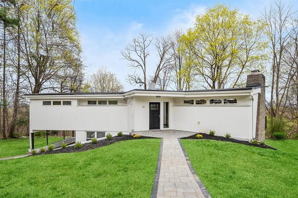 Spirit of Frank Lloyd Wright in Wappingers Falls