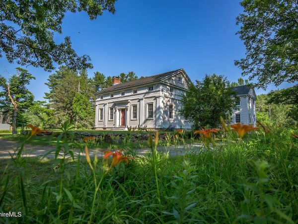 Rich and reclusive in Lee, $999,999