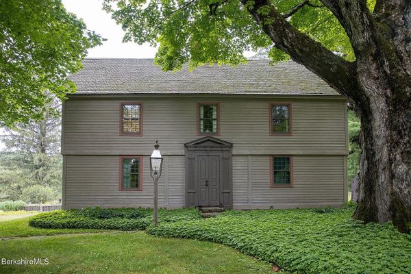 1750 Saltbox that's Part of Stockbridge History