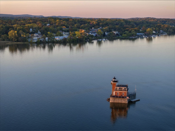 Community Rallies Behind Hudson-Athens Lighthouse After Barge Collision
