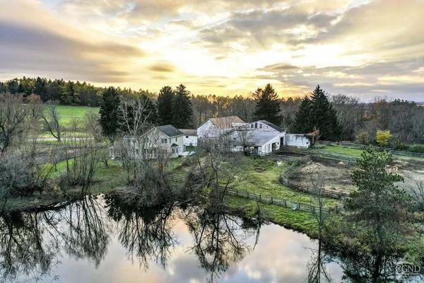 Picturesque For The Ponies