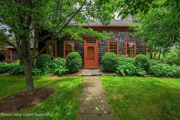Shingles and Stone in Hillsdale