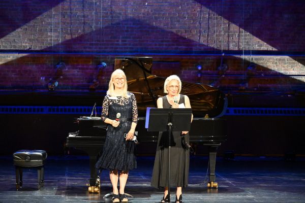 Mahaiwe Gala Guests Raise Funds And Relish A Performance By Renee Fleming