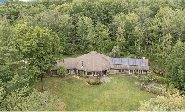 Unusual Octagon Blends into Ghent’s Natural Landscape