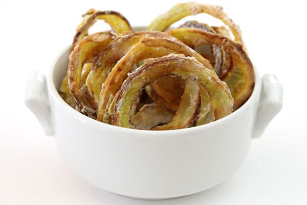 Recipe: Baked Onion Rings With Herb Dip