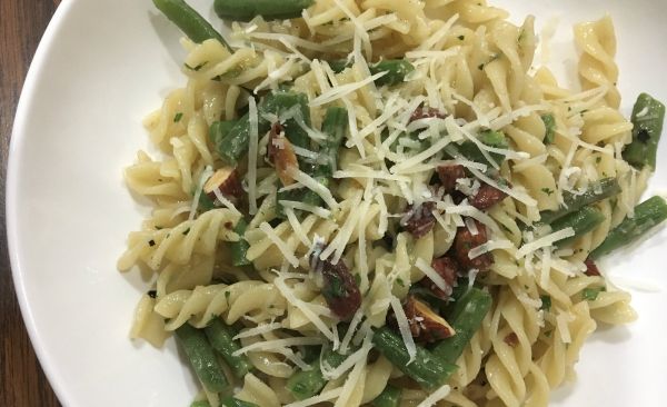 Recipe: Pasta With Green Beans And Almond Gremolata
