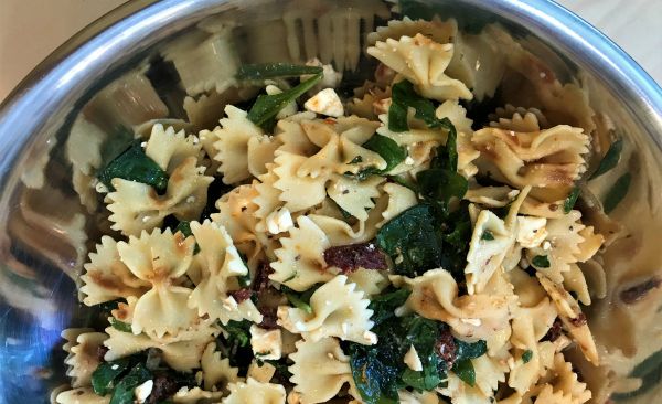 Recipe: Whole Wheat Pasta With Sun-Dried Tomatoes, Spinach And Feta Cheese