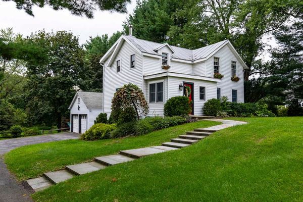 Farmhouse, Ideally Located