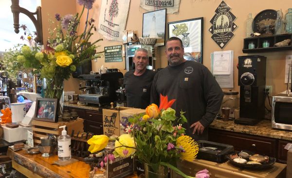 Berkshire Mantiques: Coffee, Music And Community Among The Antiques