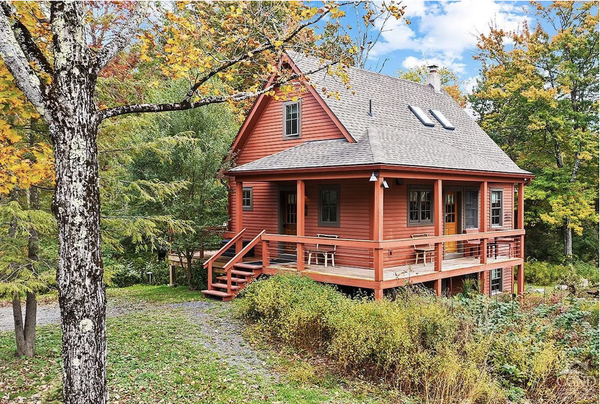 Quiet Red Cabin in the Woods of Austerlitz