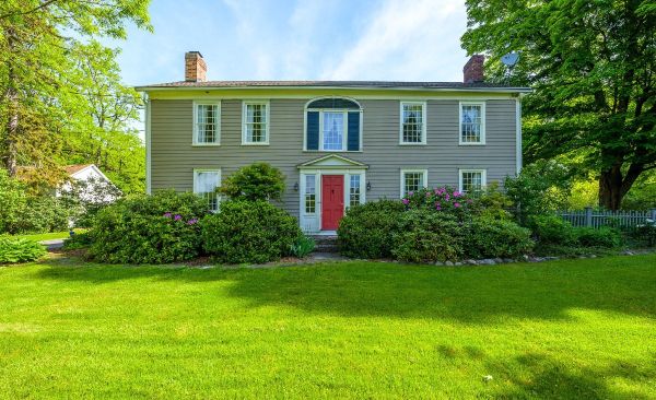 Antique Colonial In Old Chatham