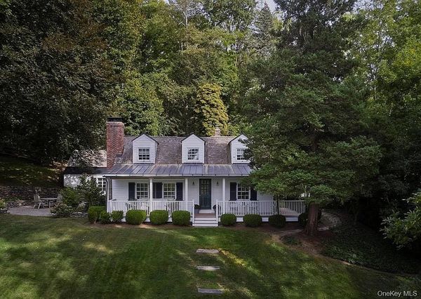 Romantic Millbrook Cottage