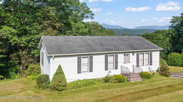 Tiny Ranch with River Views in Germantown
