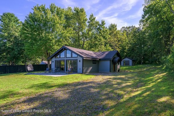 Neat New Build in Hudson