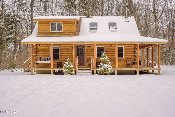 Rustic Charm in Washington, $439,000