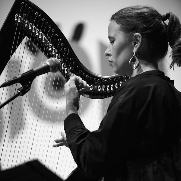 Maeve Gilchrist: “12 Dances”