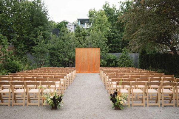 The I Do Express: The Quick Vegas Wedding Gets an Affordable Hudson Valley Glow-Up