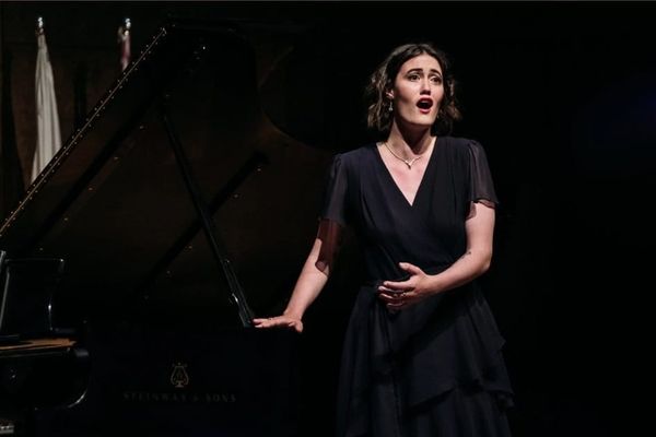 Opera Soprano Sings Aboard the Schooner Apollonia for Handel on the Hudson