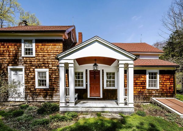 Renovated 1890 Colonial on a Brook in East Kent