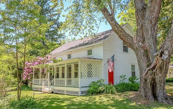 A Renovated 1800 Eyebrow Colonial With a Barn and Pond, on 15 Acres in Canaan